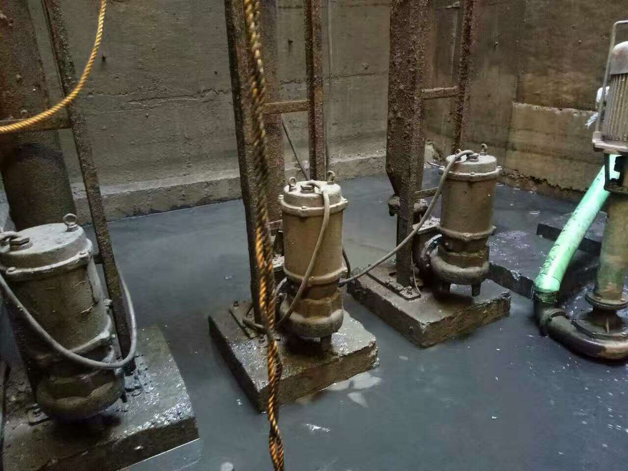 泰宁污水池清理